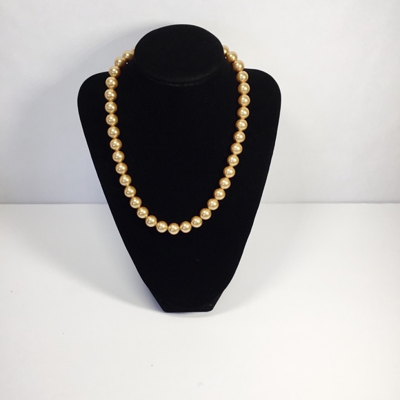 Gold Faux Pearl Chocker Necklace 10 mm pearls 16" - Picture 4 of 7